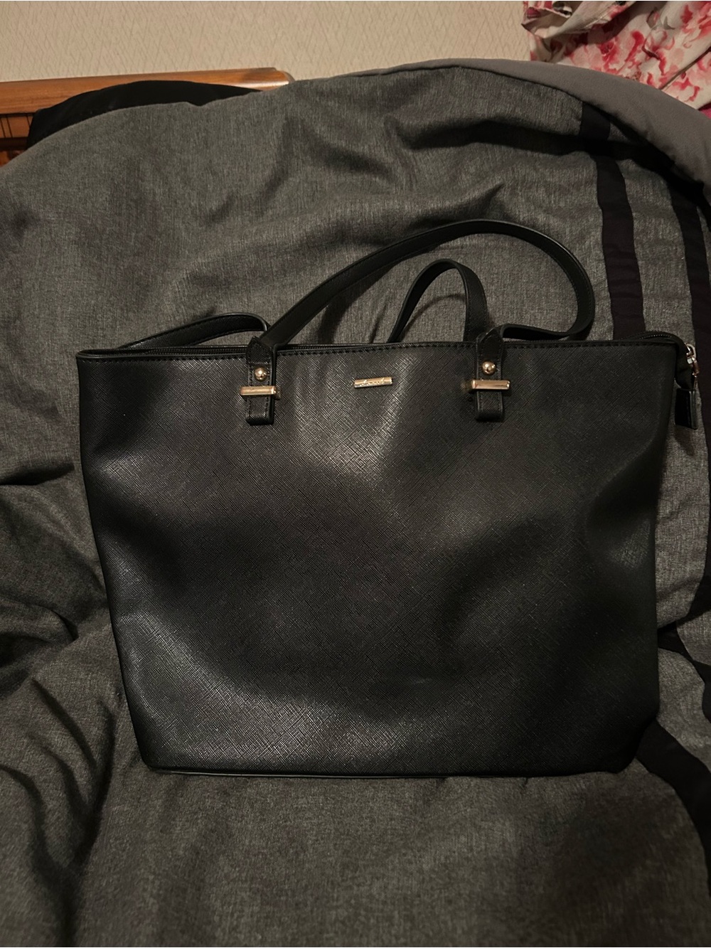 Lovenook black tote purse
